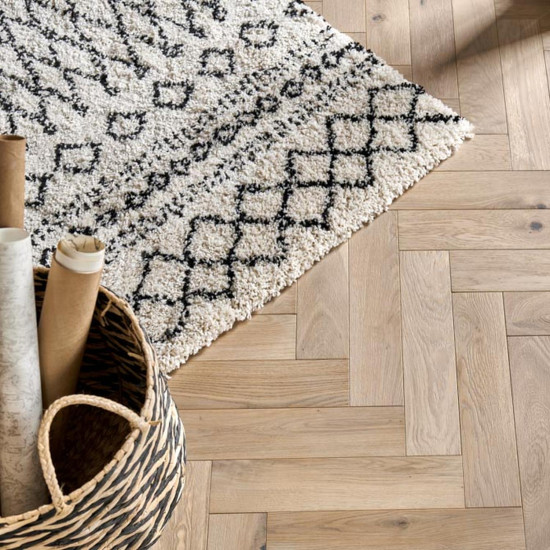 Woodpecker Engineered Flooring Goodrich Herringbone Feather Oak - Pack Size 1... Woodpecker Engineered Flooring Goodrich Herringbone Feather Oak - Pack Size 1...