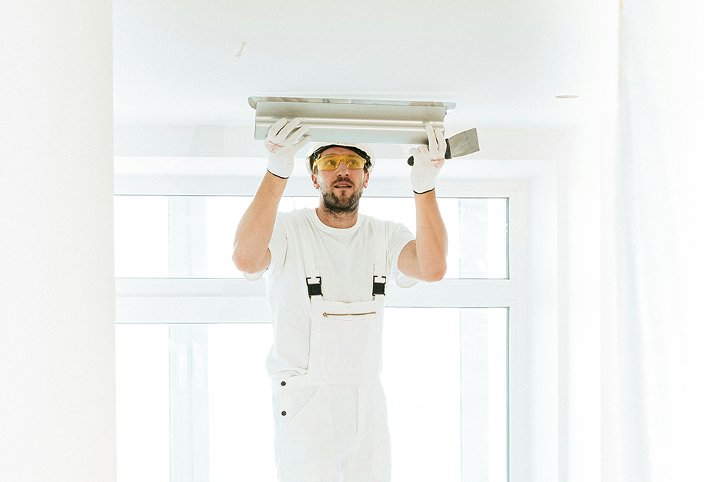 How to repair a hole in your ceiling