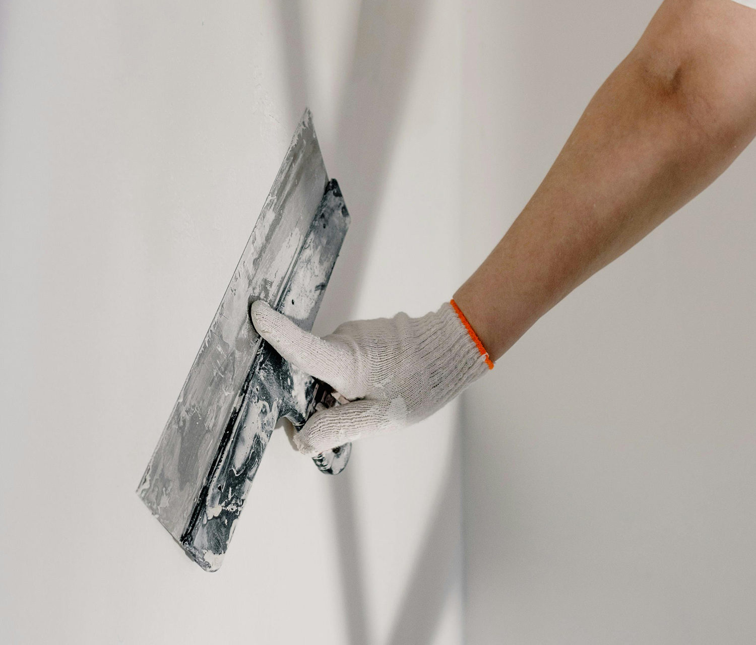 How to plaster a wall